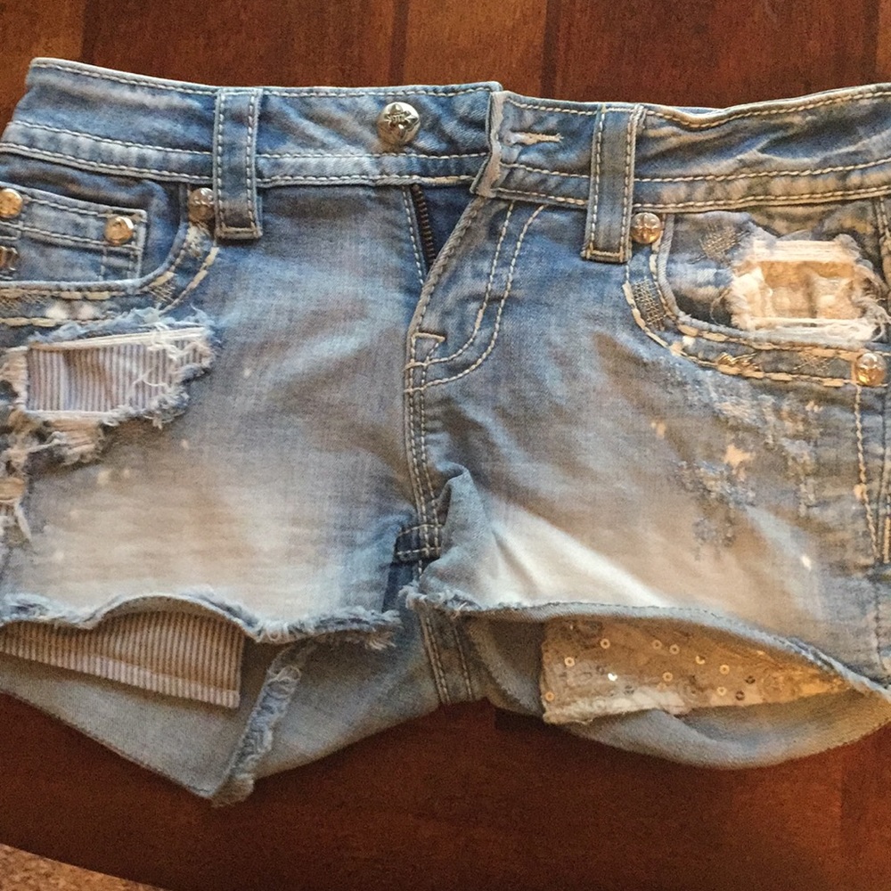 Miss me signature shorts
